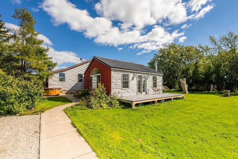 Cozy Cabin 300m Lake Erie — photo 4