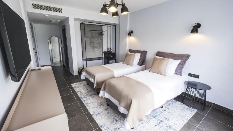 Ortel Inn image