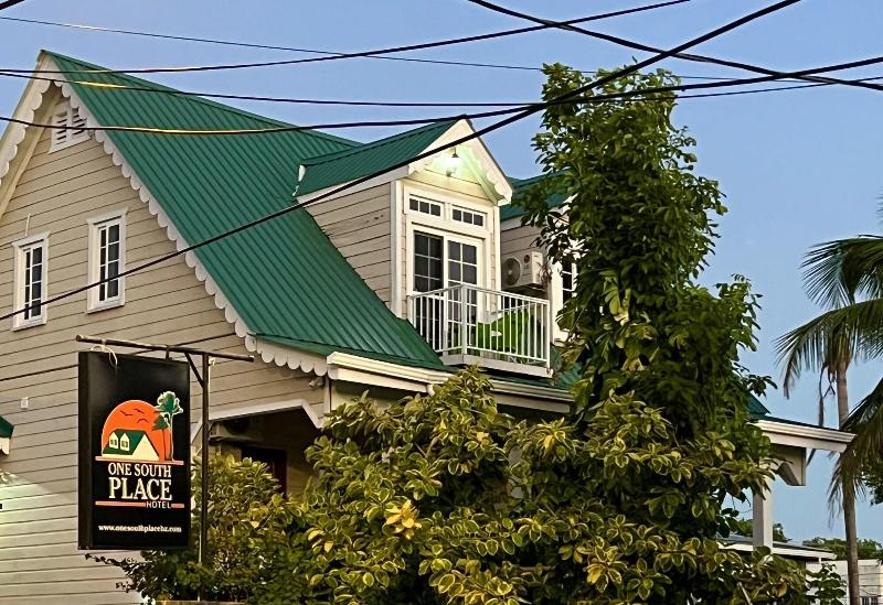 One South Place Hotel image