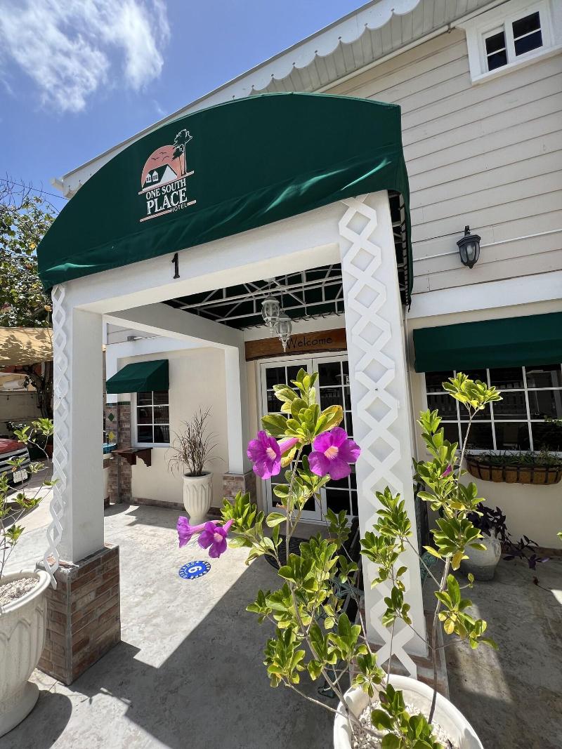 One South Place Hotel image