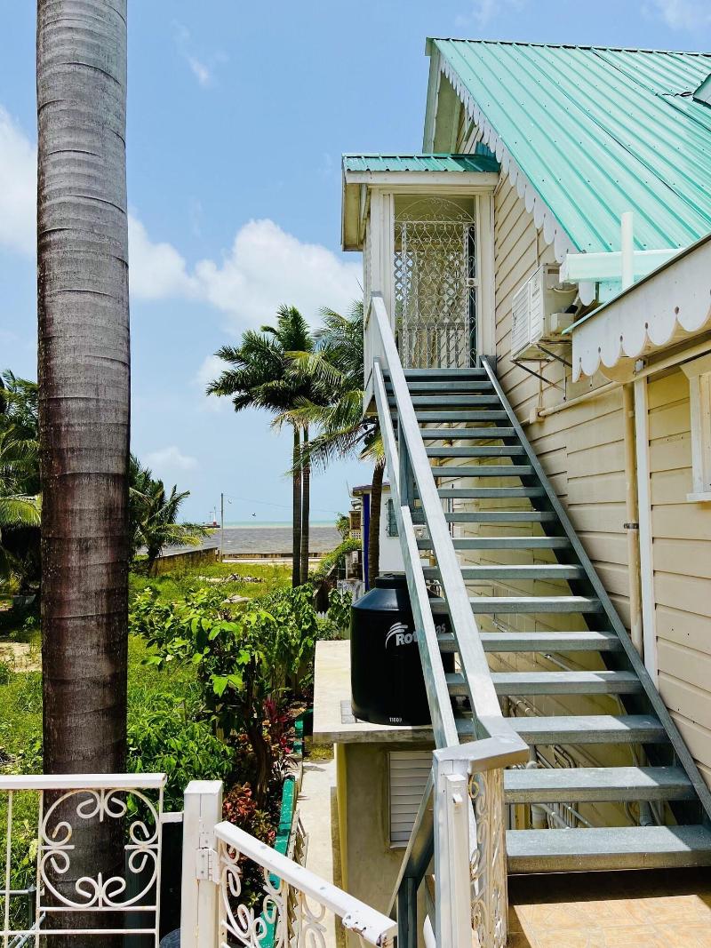 One South Place Hotel image
