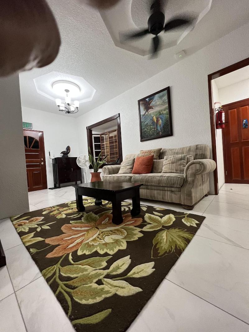 One South Place Hotel image