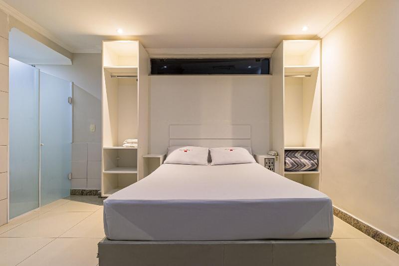 Age Hotel image
