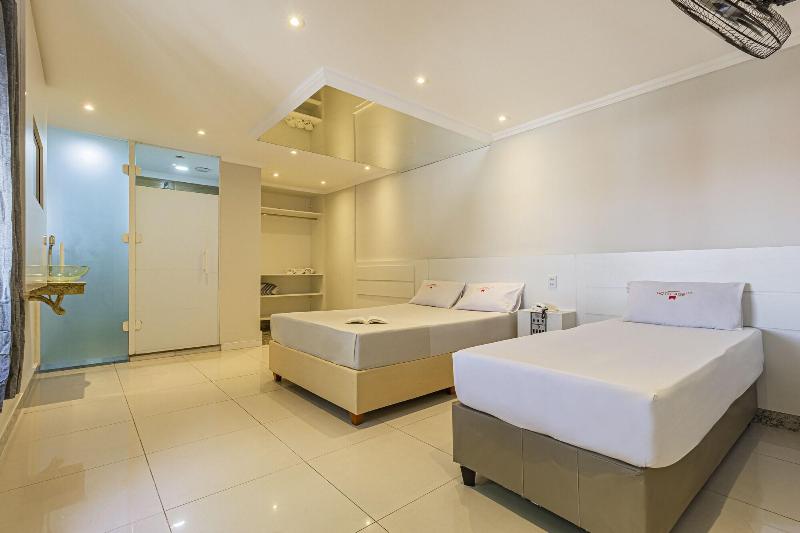 Age Hotel image