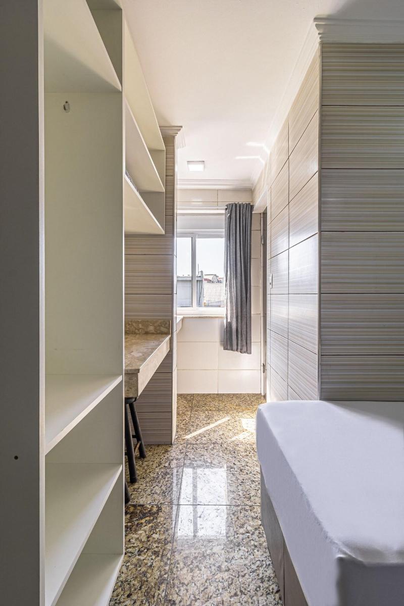 Age Hotel image