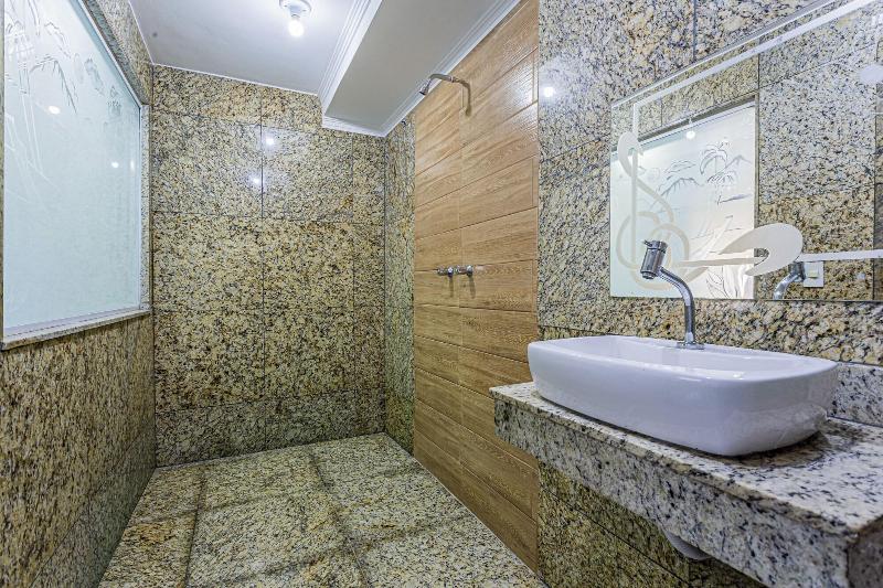 Age Hotel image