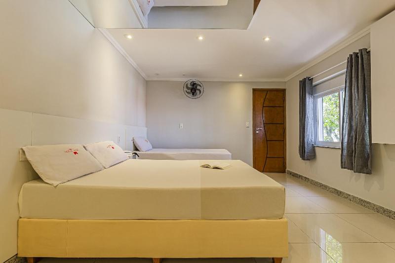 Age Hotel image