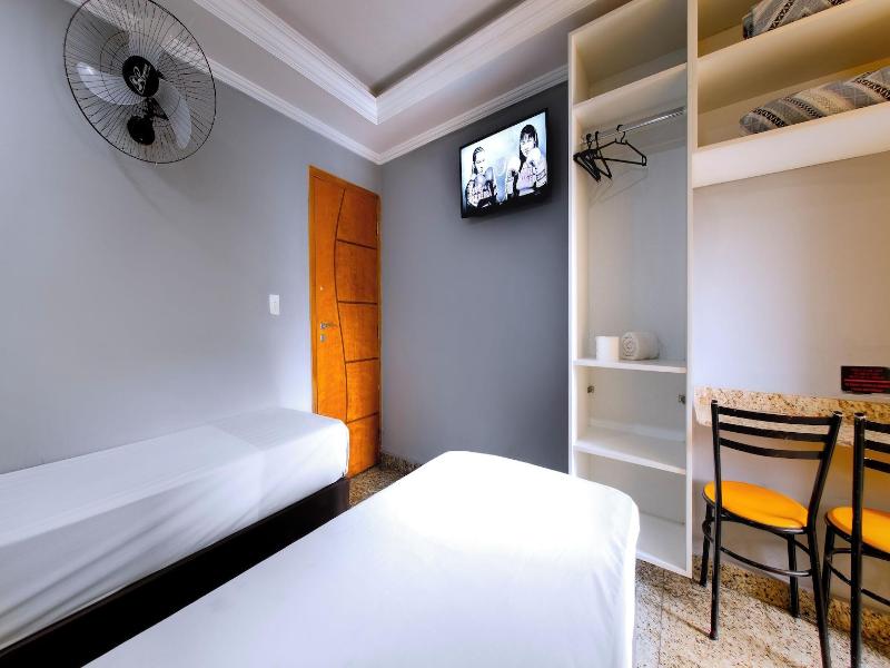 Age Hotel image