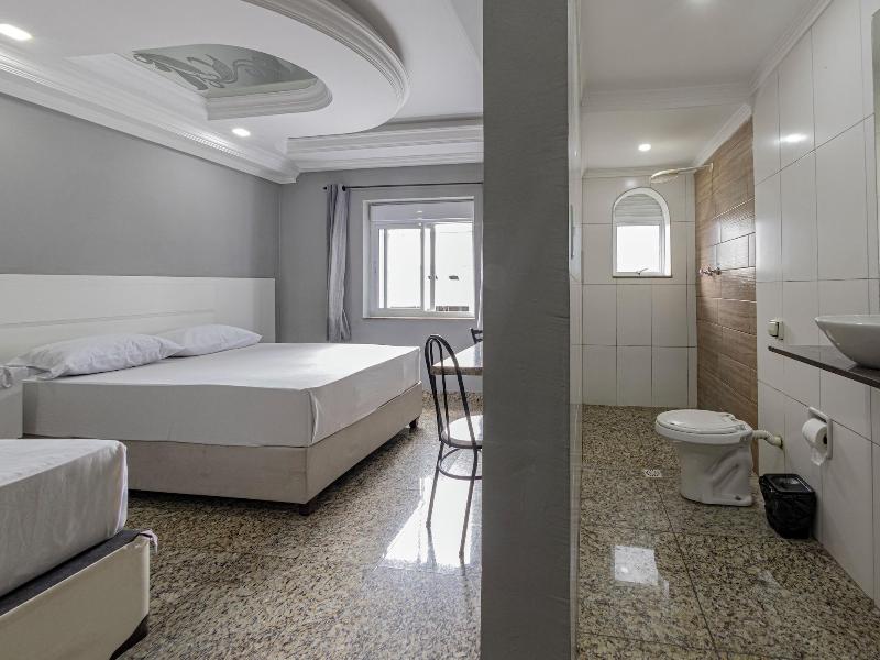 Age Hotel image