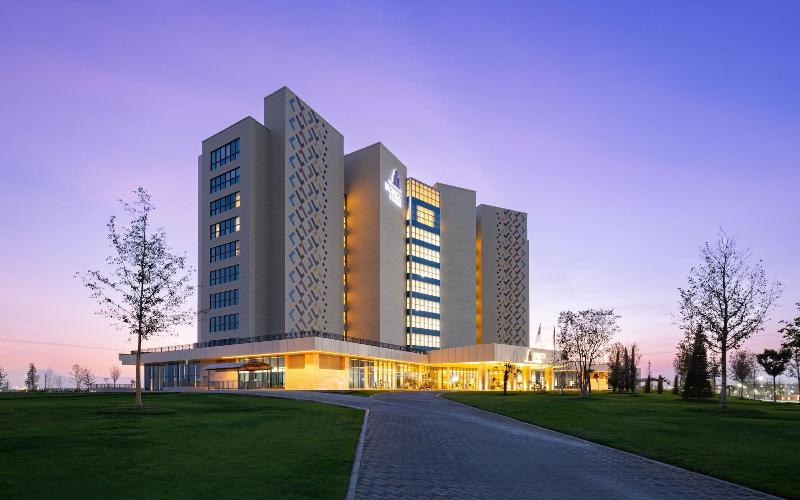 Savitskiy Plaza image