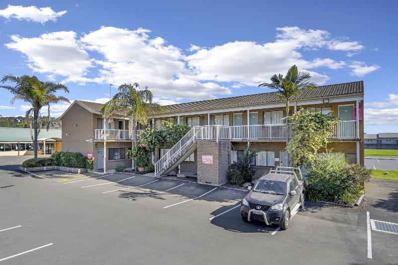 Gateway Motel image