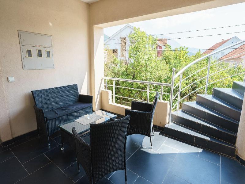 Apartments Lora image