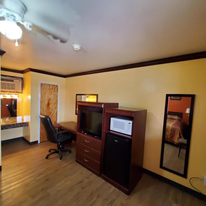 Vanguard Motel image
