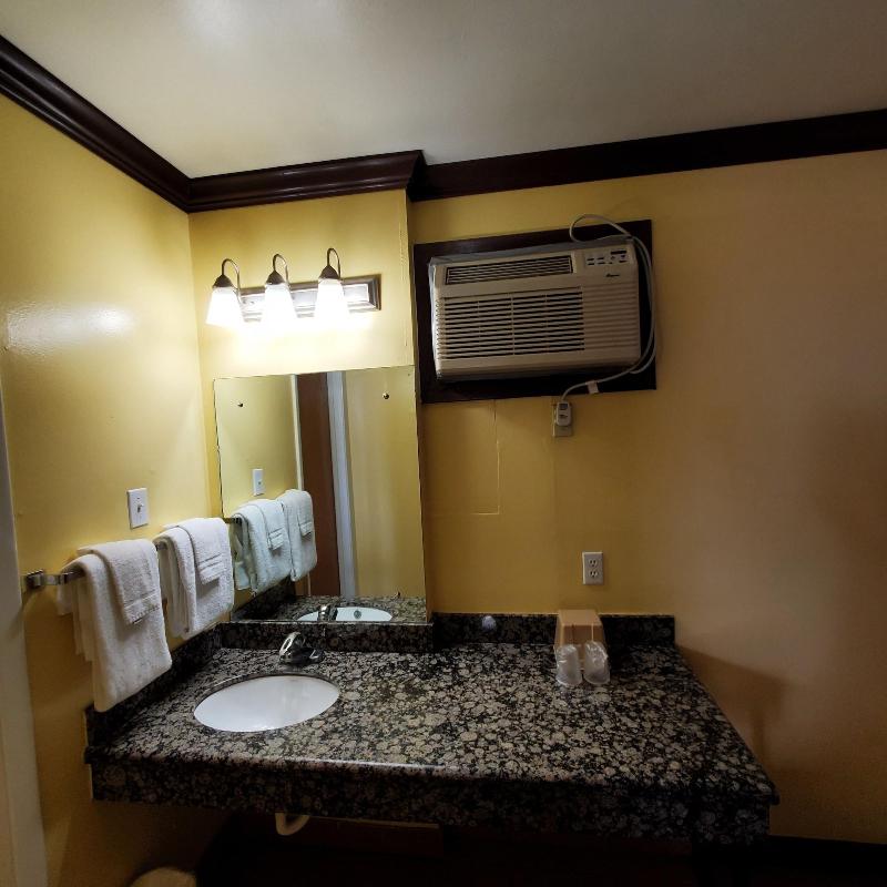 Vanguard Motel image