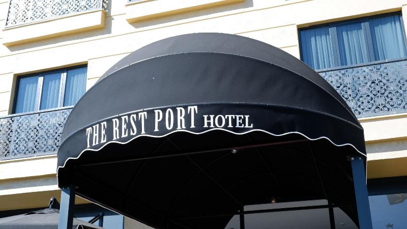 The Rest Port Hotel image