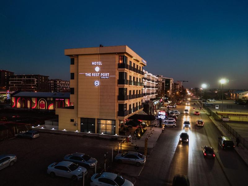The Rest Port Hotel image