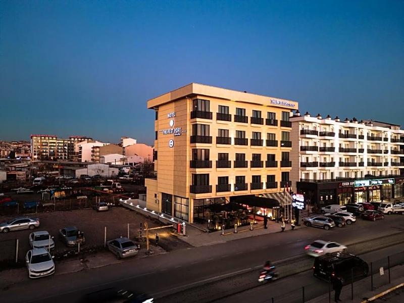 The Rest Port Hotel image
