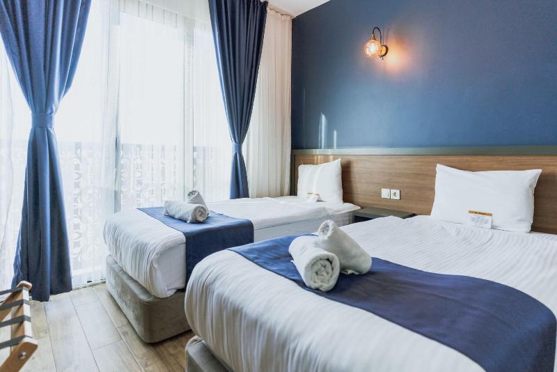 The Rest Port Hotel image