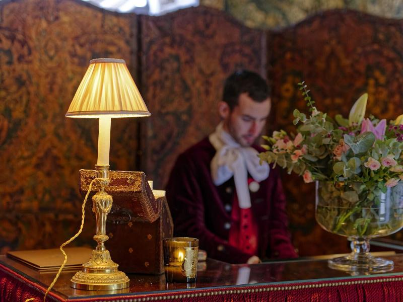 Cha Teau Louise De La Vallia Re image