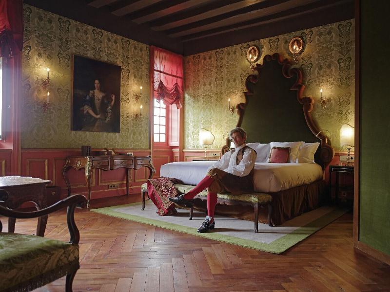Cha Teau Louise De La Vallia Re image