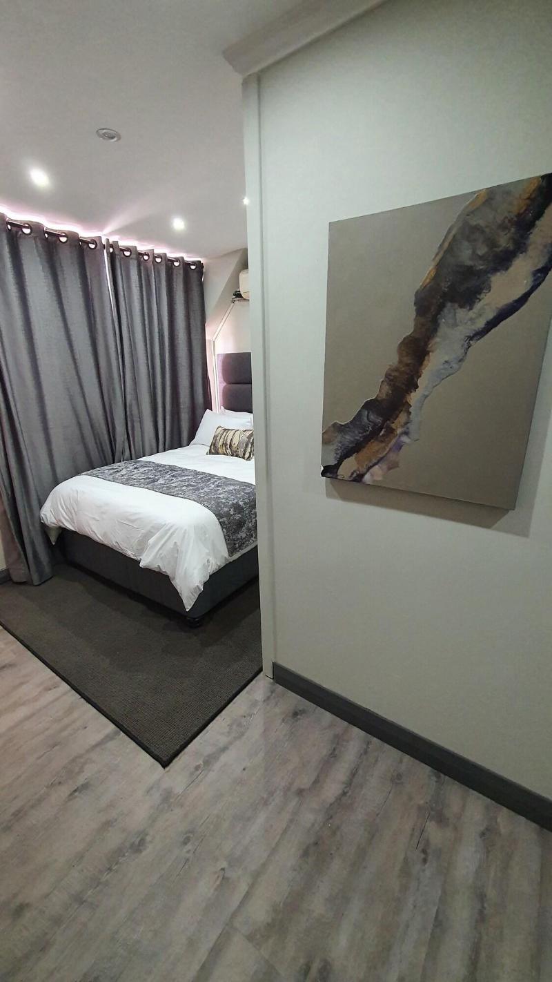 Luxe On Ridge image