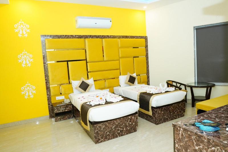 Hotel Twin Towers image