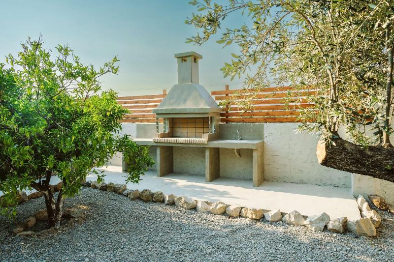 Aesthisis Sensational Accommodation