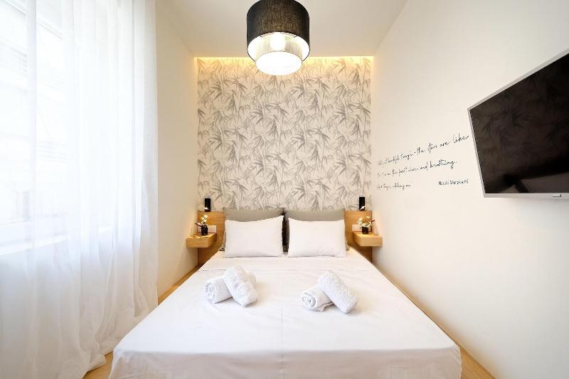 Eos Residence image