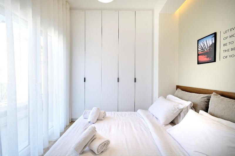 Eos Residence image
