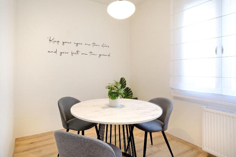 Eos Residence image