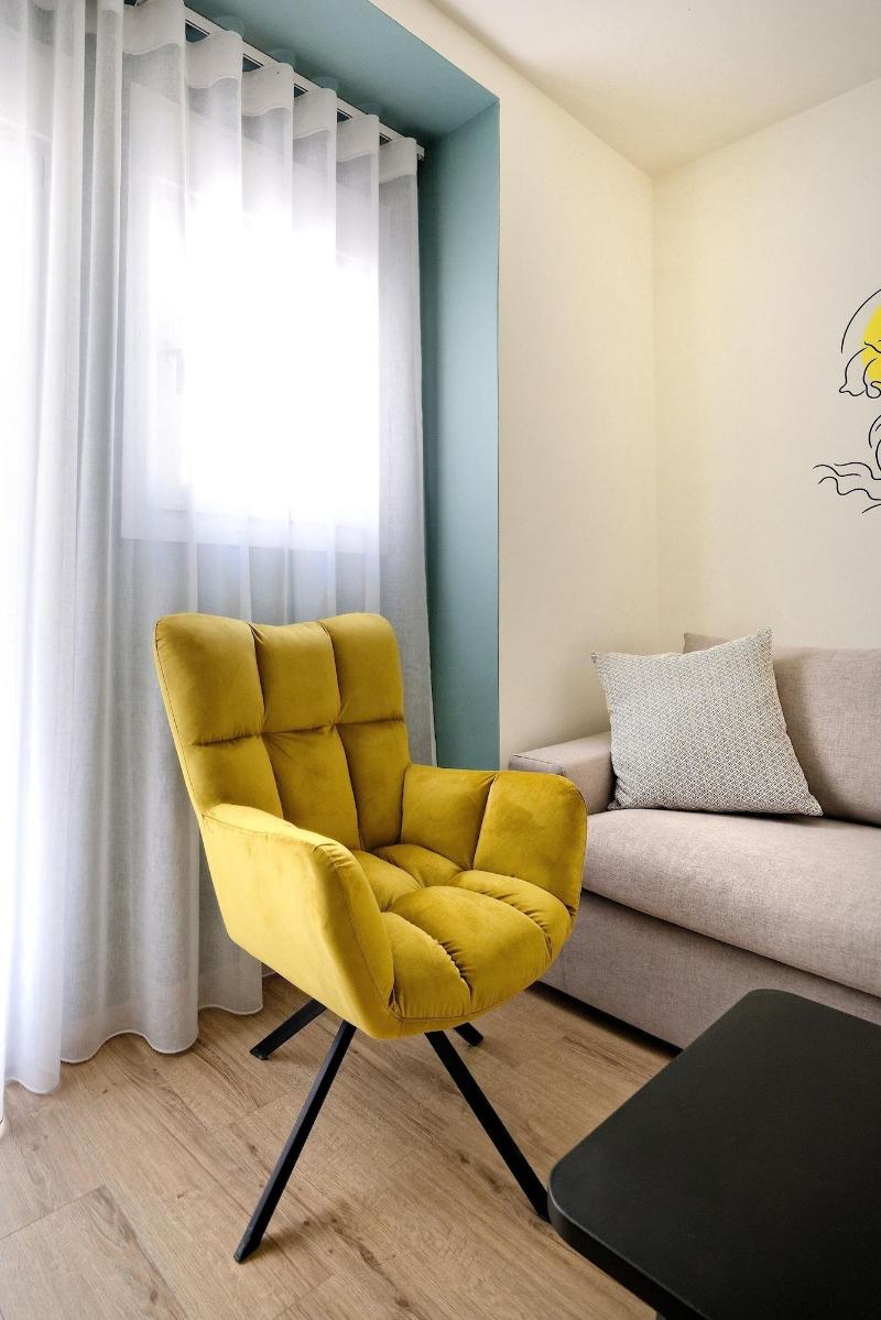 Eos Residence image