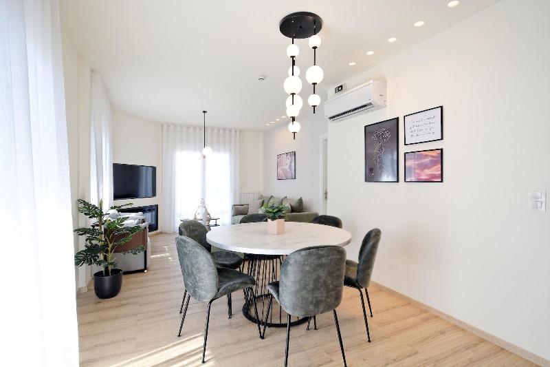 Eos Residence image