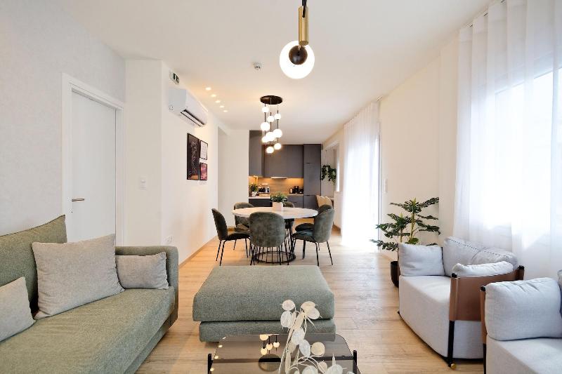 Eos Residence image