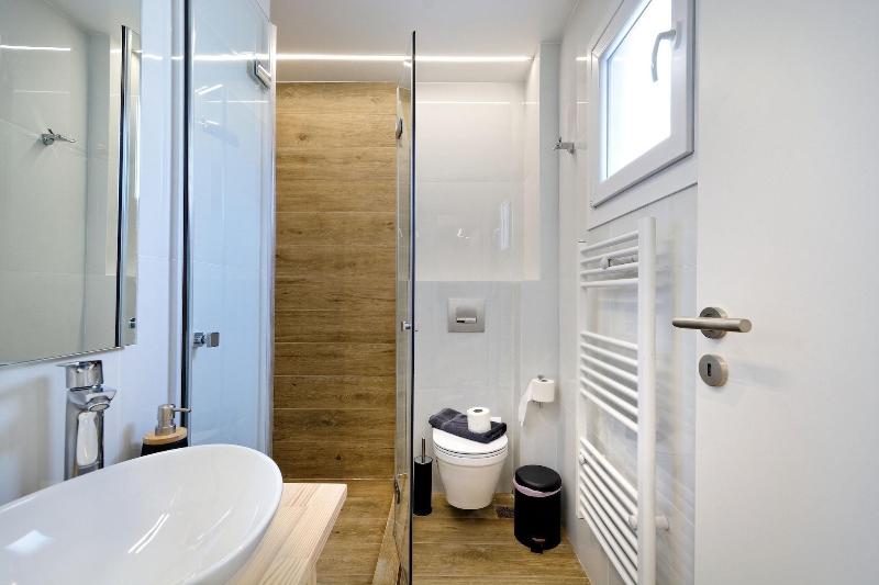 Eos Residence image
