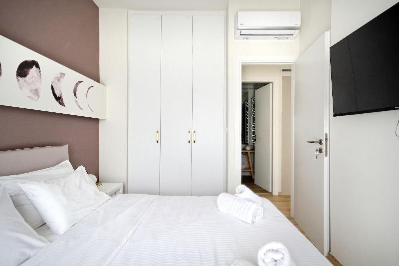 Eos Residence image