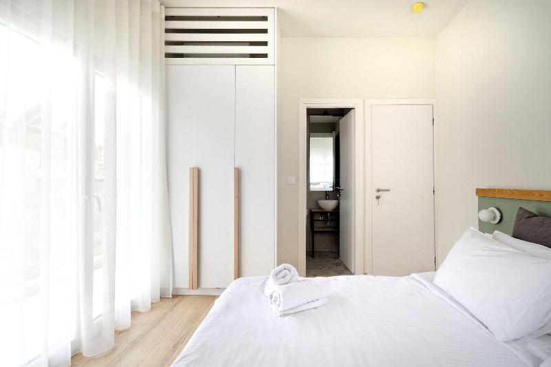 Eos Residence image