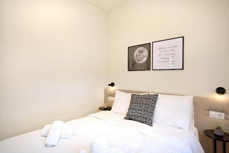 Eos Residence image