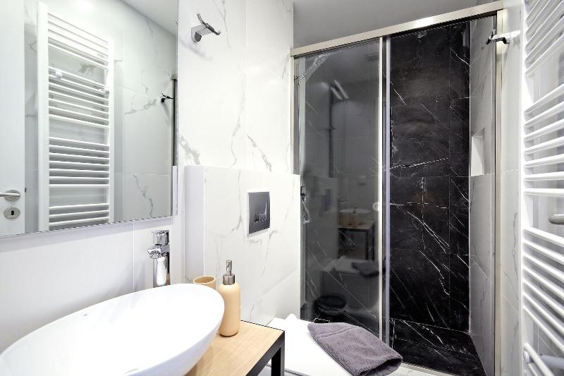 Eos Residence image
