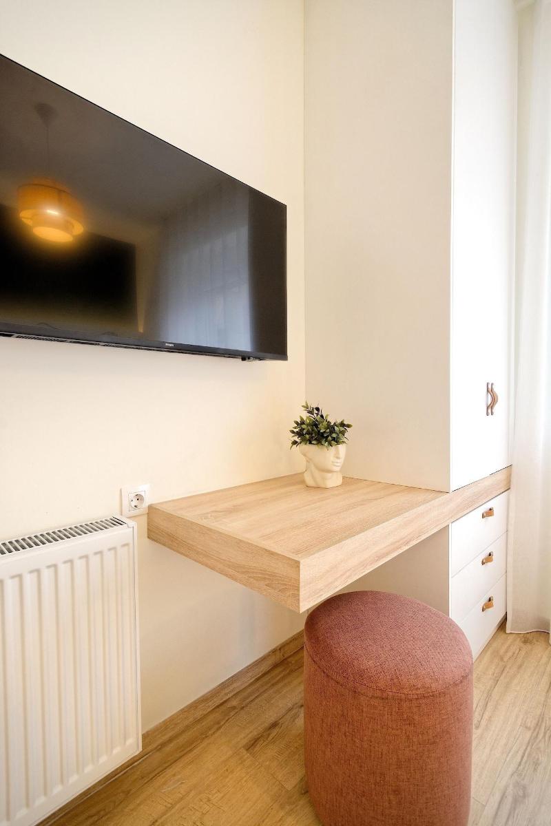 Eos Residence image
