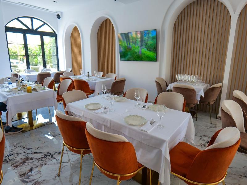 Chimaera Hotel image