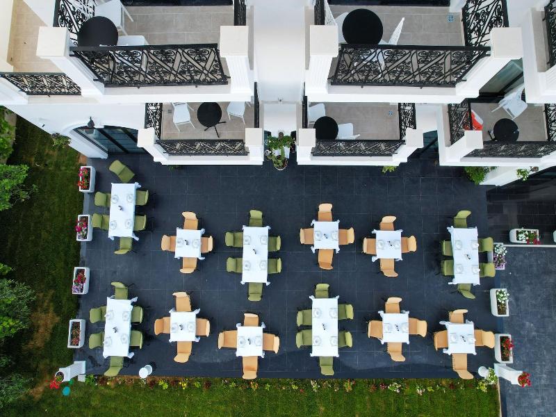 Chimaera Hotel image
