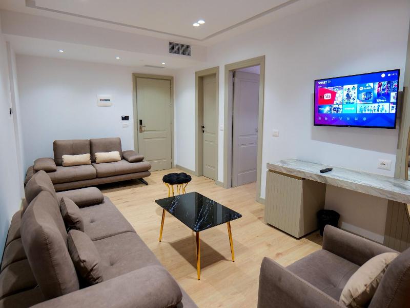 Chimaera Hotel image