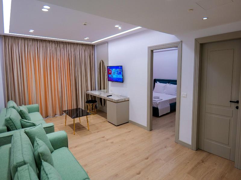Chimaera Hotel image