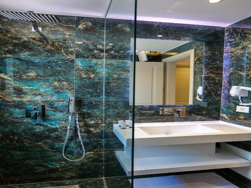 Chimaera Hotel image
