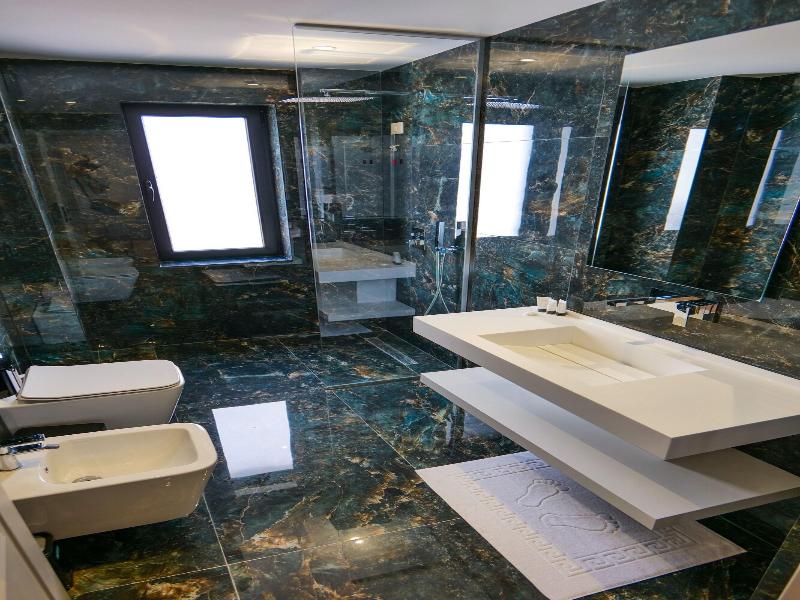 Chimaera Hotel image