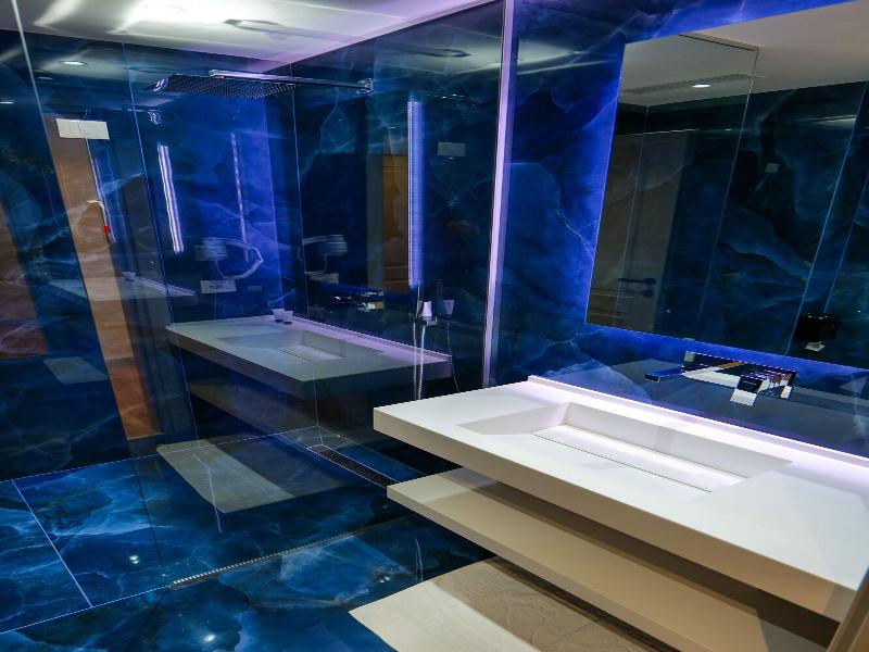 Chimaera Hotel image