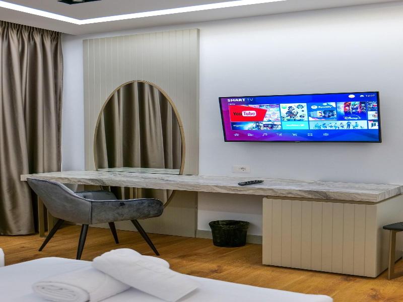 Chimaera Hotel image