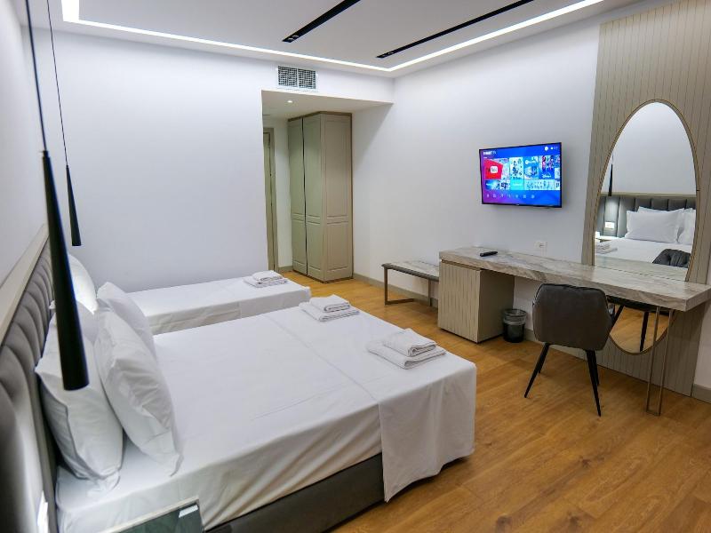 Chimaera Hotel image