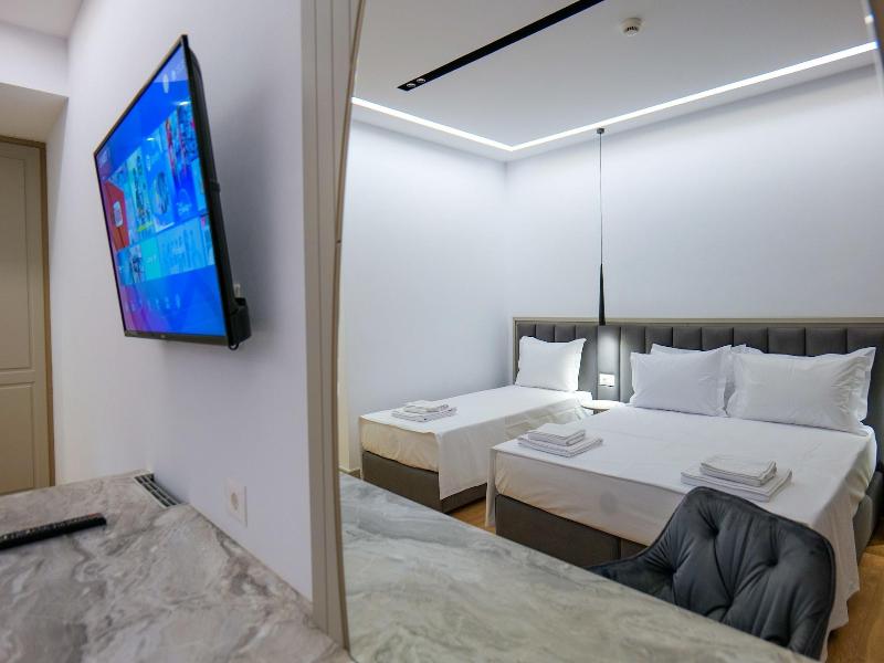 Chimaera Hotel image