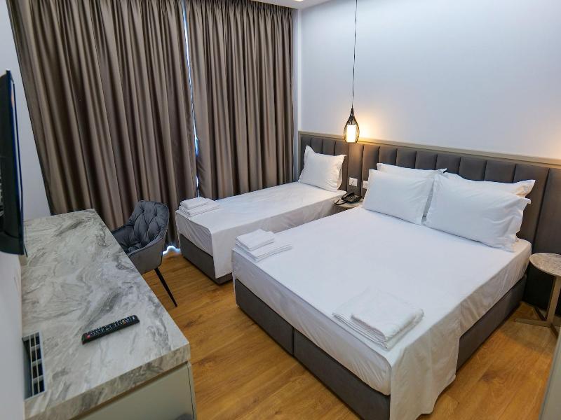 Chimaera Hotel image